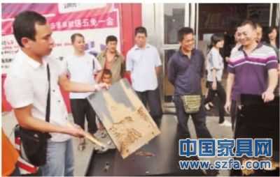 左右布藝沙發長沙店實木茶幾竟是紙做？